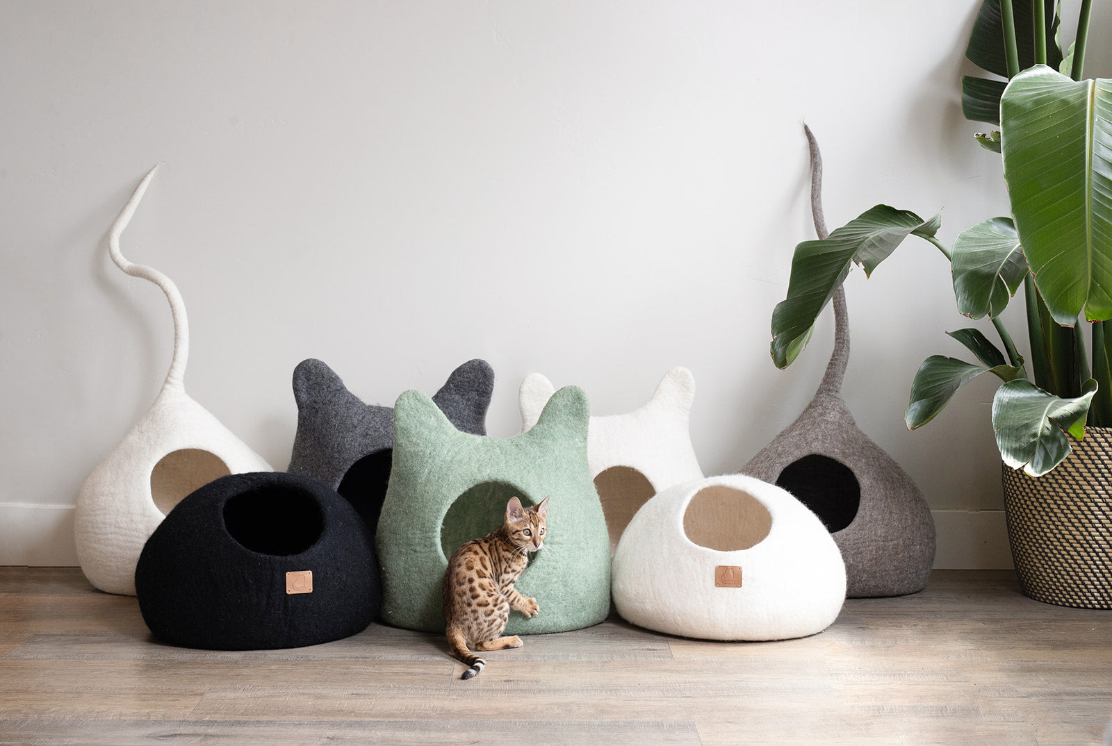 Peekaboo Ocean Blue Wool Cat Cave